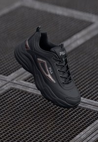 Fila SKYE - Sportbačiai - black/gun metal