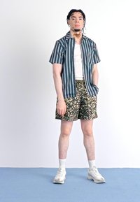 Thumbnail Image 2