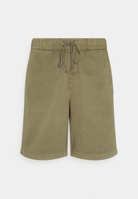 Pantalones cortos de color verde oliva fabricados en tejido suave, con cintura ajustable mediante cordón y dos ojales, y un pequeño logo de la marca en el lado.