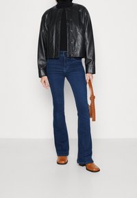 LOIS Jeans Flared-farkut - dark blue