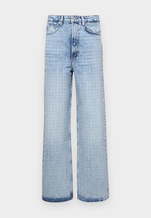 Lichtblauwe denim jeans met een wijd beenontwerp, voorzien van geperforeerde details en een klassieke vijf-pocketstijl.