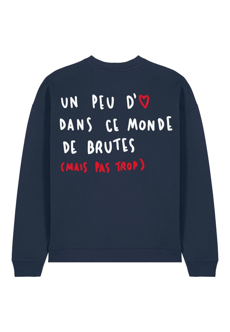 Námornícka mikina s bielym a červeným textom na chrbte: "trochu ❤️ v tomto brutálnom svete (ale nie príliš)" a malým červeným srdiečkom. Mäkká tkanina, voľný strih.