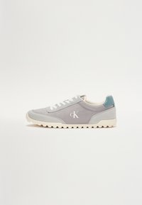 Non sélectionné, oyster mushroom/formal grey/trooper