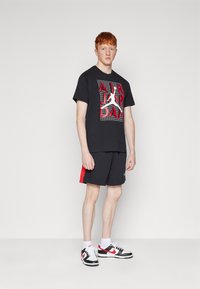 Jordan M J BRAND JM STACK SS CREW - Camiseta básica - black