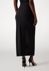 Guess LANGER DRAPIERTER - Gonna lunga - schwarz