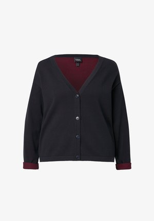 Marineblauwe cardigan met een V-hals, vijf knopen en bordeauxrood binnenvoering. Beschikt over brede mouwen en contrasterende bordeauxrode manchetten. Gemaakt van een katoenmix.