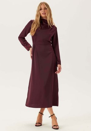 SATIN - Vardagsklänning - dark red