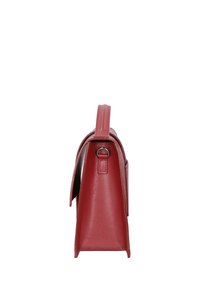 Borsa a tracolla in pelle rossa con una forma strutturata, manico superiore, superficie texturizzata e una tasca laterale con pattina. Nessun dettaglio hardware visibile.