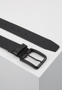 Thumbnail Image 3