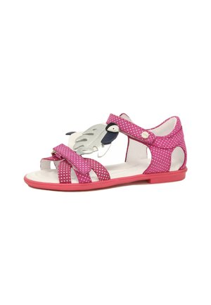 Roze en witte sandalen met stippen, voorzien van een zilveren en marineblauw accentontwerp, met verstelbare bandjes en een flexibele zool.