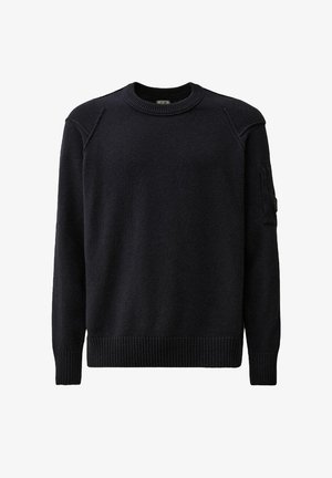 Maglione navy realizzato in un materiale morbido, con scollatura rotonda, orlo a coste e tasca laterale con dettaglio a bottone.