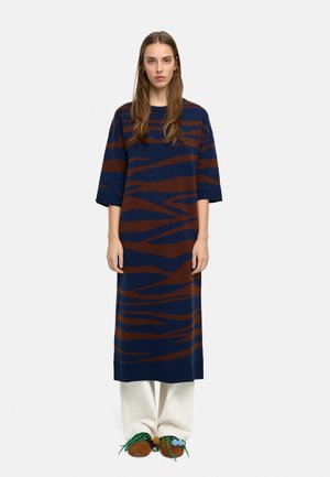 - Sukienka dzianinowa