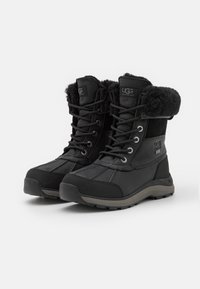 UGG ADIRONDACK - Stivali da neve  - black