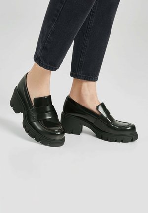 PULL&BEAR, Mocassins - black