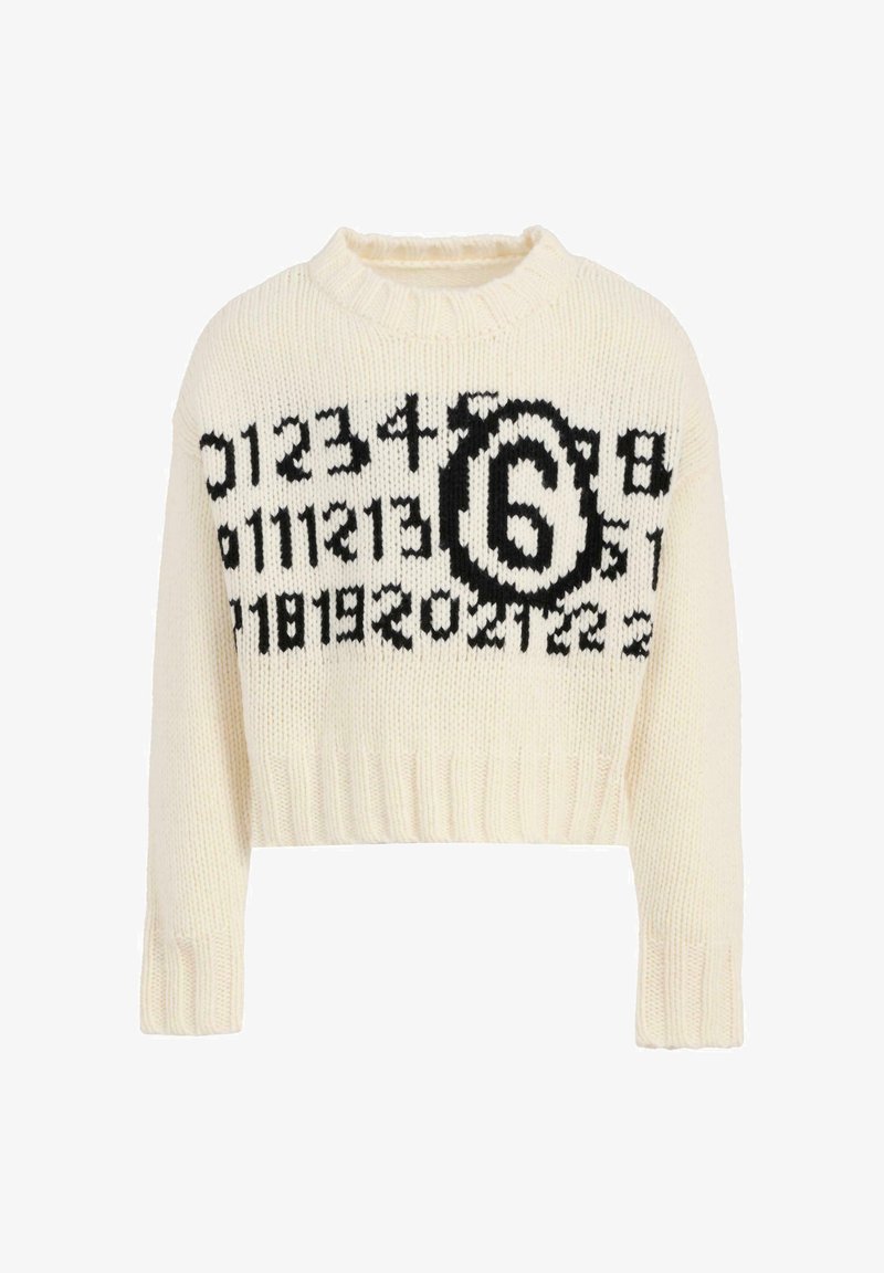 Skórzana bluzka w kolorze kremowym z czarnym wzorem numerycznym. Ma okrągły dekolt i ściągacz u dołu, wykonana z teksturowanej dzianiny.