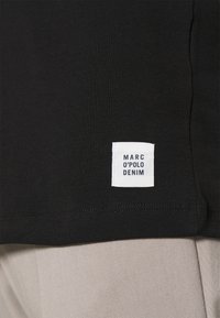Marc O'Polo DENIM LONG SLEEVE TURTLE NECK - Camisola de manga comprida - black