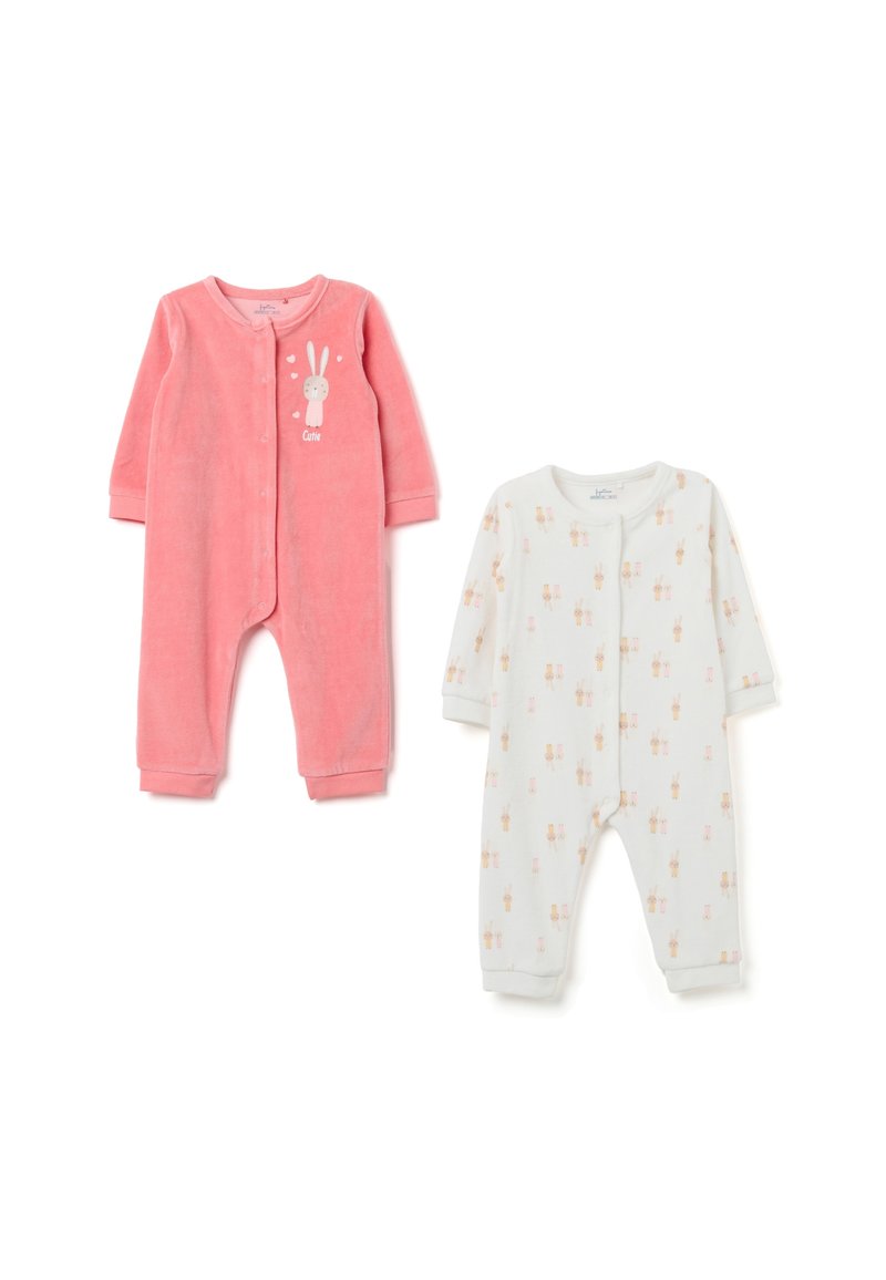 Dos body de bebé suaves: uno rosa con un conejito y corazones etiquetado como "Cuchi," y uno blanco con un patrón repetido de conejitos. Ambos tienen mangas largas y botones a presión.