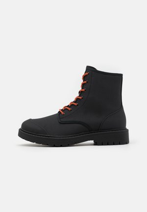 VEGAN REPEL - Botki sznurowane - black