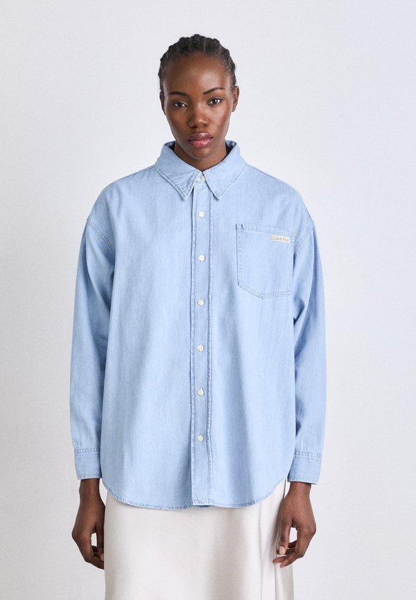 OVERSIZED - Button-down blouse - denim light