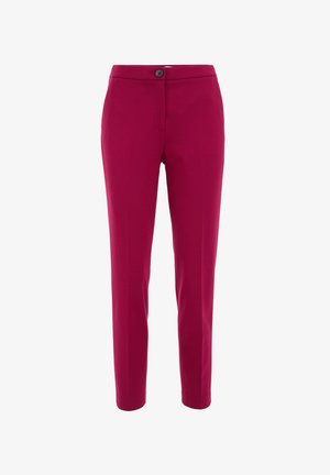 Sittande byxor i livlig magenta tyg, med en enda knappstängning framtill, sidofickor och en mjuk textur.