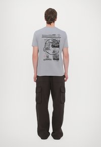 Iceberg Apdrukāts T-krekls - grigio chiaro