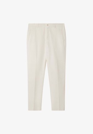 Pantalones beige de algodón con un diseño de frente plano, dos bolsillos laterales y un solo botón de cierre frontal. Ajuste entallado con una textura suave.