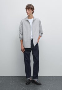 Massimo Dutti REGULAR FIT FLECKED GARMENT - Overhemd - blue
