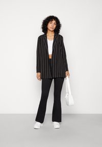 JDY GEGGO LS - Casaco curto - black