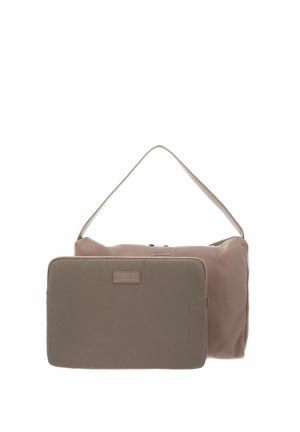 Sac à épaule en cuir beige avec pochette rectangulaire assortie attachée sur le devant, présenté sur fond blanc.