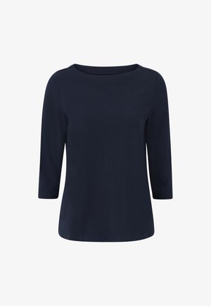 Top para mujer azul marino con mangas tres cuartos y escote redondo, mostrado sobre un fondo blanco.