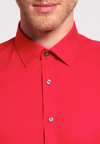 OLYMP No. Six SUPER SLIM FIT - Camisa formal - rot
