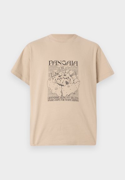 Beige bomulls t-shirt med en grafisk illustration av djur och text som främjar bevarande av den vita noshörningen. Rundad halsringning, korta ärmar.
