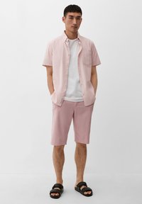s.Oliver KURZARM MIT BUTTON-DOWN-KRAGEN - Hemd - rosa