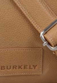 Burkely SOFT SKYLAR 15.6 inch - Handtas - beige