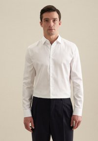 Seidensticker SHAPED - Camicia elegante - white