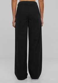 Urban Classics Broek - black