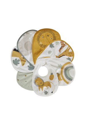 Sechs Lätzchen für Babys mit Tier- und Naturmotiven, darunter Löwen, Giraffen und Regenbögen in sanften Gelb-, Weiß-, Grau- und Grüntönen.
