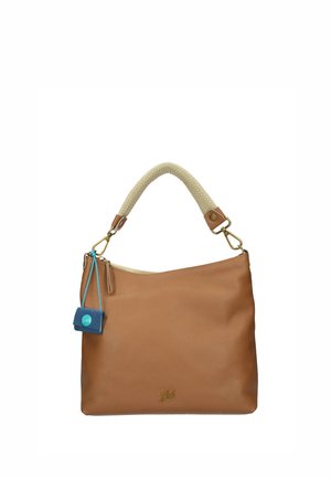 Borsa a mano in pelle color cuoio con manico intrecciato color crema, ferramenta dorata, chiusura con cerniera e una piccola etichetta blu attaccata al manico.