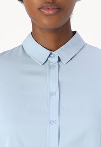 Samsøe Samsøe MAJAN SHIRT - Blúzka so zapínaním na gombíky - light blue
