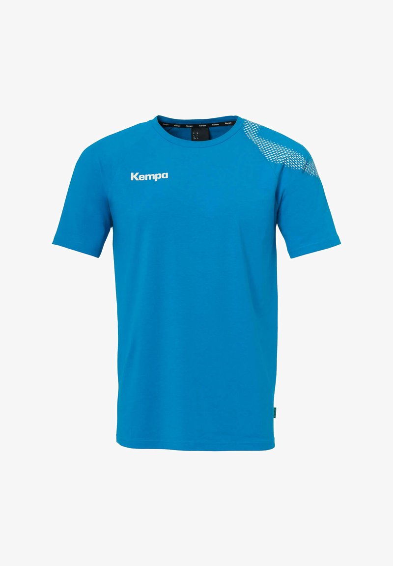 Blauwe t-shirt met korte mouwen, gemaakt van ademend materiaal, met een witte "Kempa" logo op de voorkant en een textuurpatroon op de schouder.
