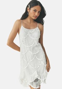 Next REGULAR FIT - STRAPPY SCALLOPED SEQUIN  - Koktailové šaty/večierkové šaty - white