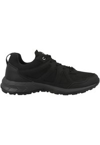 Scarpa sportiva nera con tomaia in mesh, collare imbottito, chiusura con lacci e suola in gomma resistente con un motivo di battistrada testurizzato.