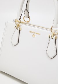 MICHAEL Michael Kors MARILYN  biały