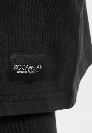 Rocawear, WOODHAVEN - Triko s potiskem - black
