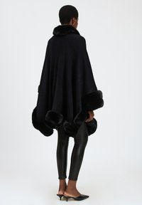 INFLUENCER BORDER - Mantella - black