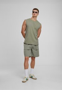 Urban Classics OPEN EDGE SLEEVELESS - Top - paleolive