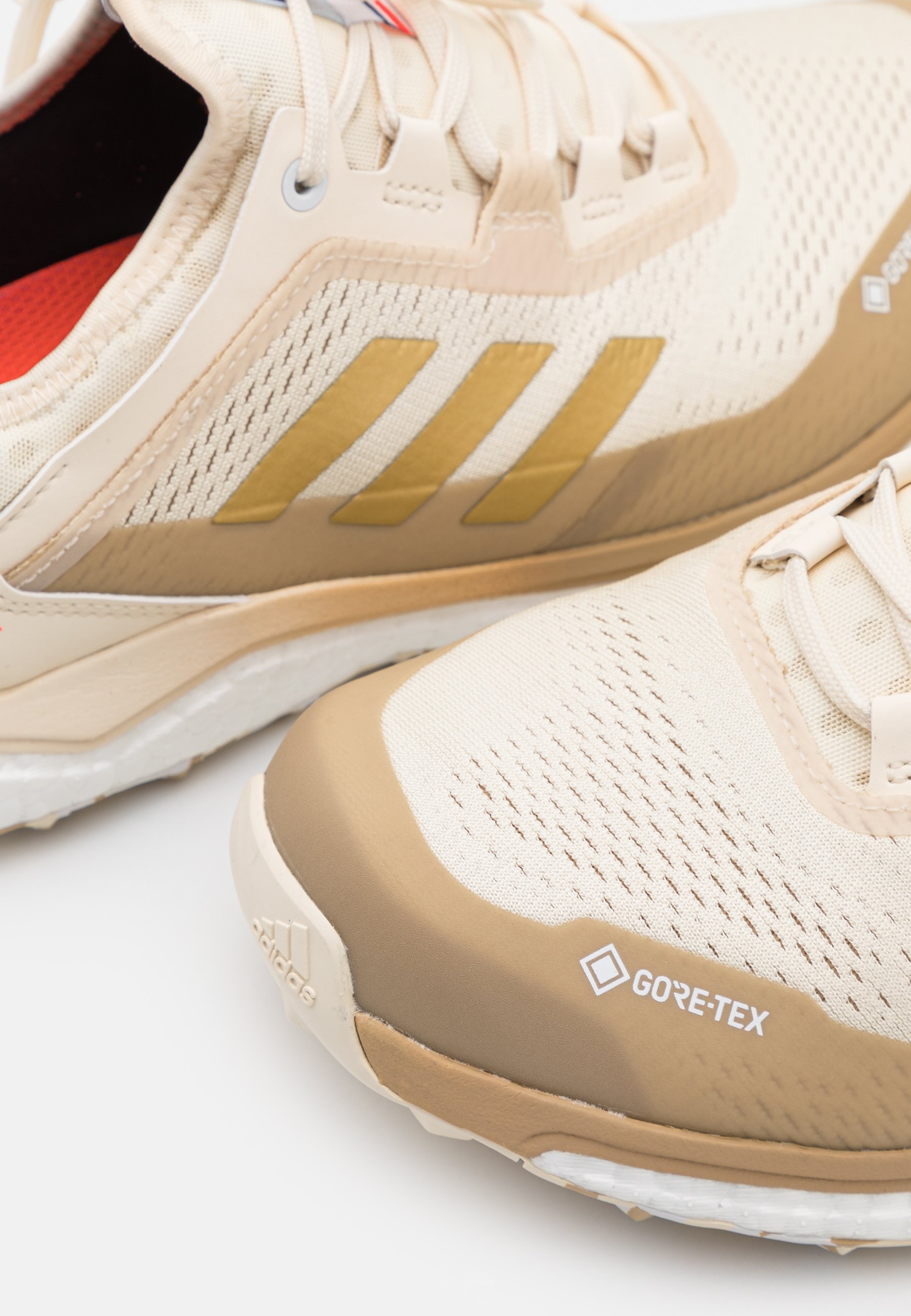 terrex agravic flow trail