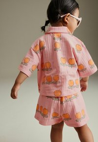 Next SHORT SLEEVE SET - REGULAR FIT - Rövidnadrágok - pink flower