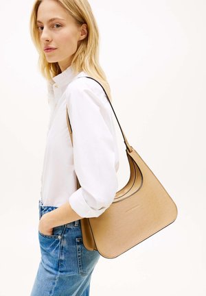 Tommy Hilfiger, TH MODERN SHOULDER BAG - Sac à main - safari canvas