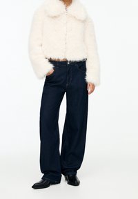 PULL&BEAR Imiteret læderjakke - white